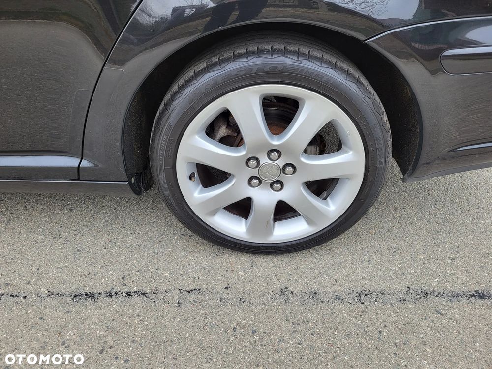 Toyota Avensis 1.8 VVT-i Executive - 25