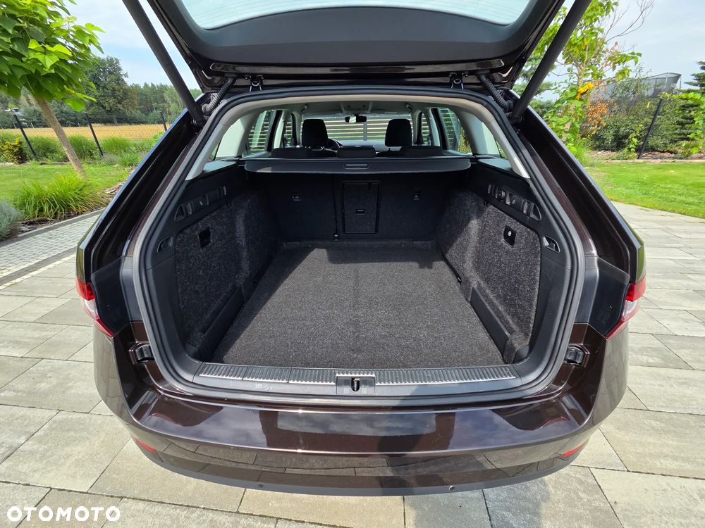 Skoda Superb 2.0 TDI Ambition DSG - 13