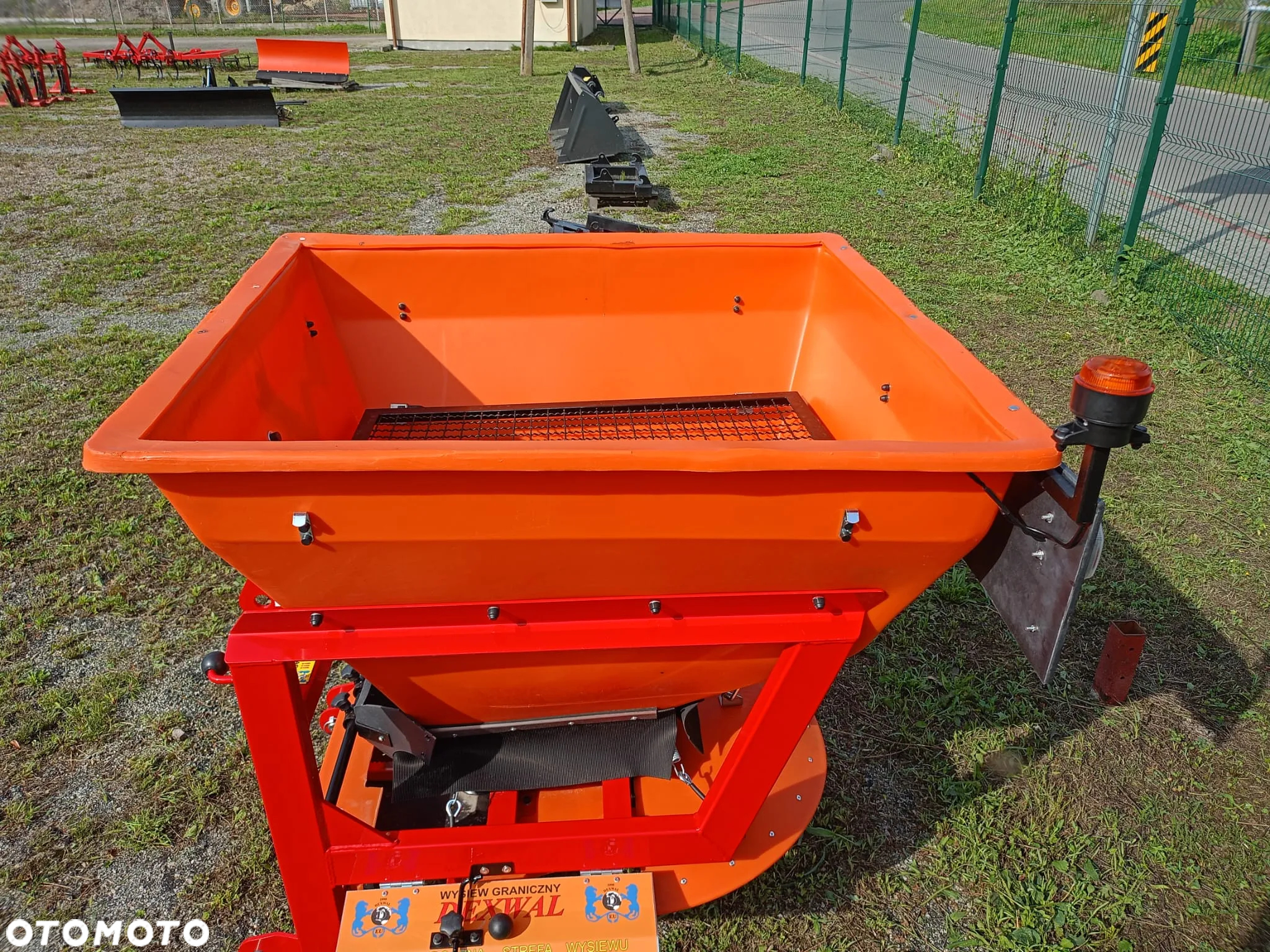 Solarka Piaskarka Posypywarka Dexwal PK 550 380 L 600 KG Transport - 5
