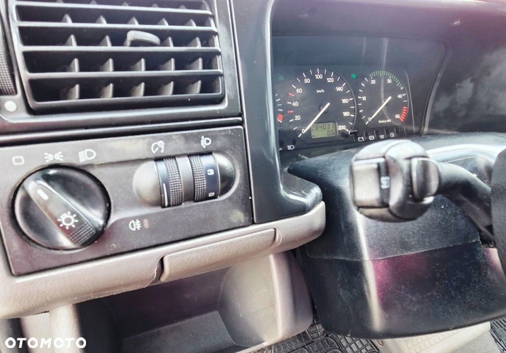 Volkswagen Transporter - 12