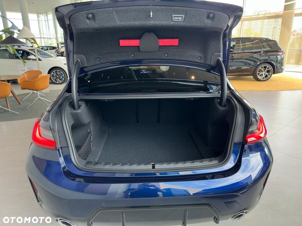 BMW Seria 3 320i - 18