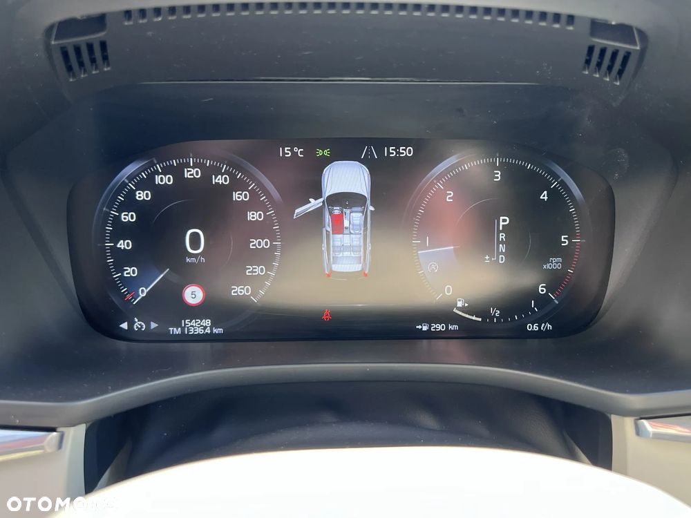 Volvo XC 60 D4 Momentum Pro - 12