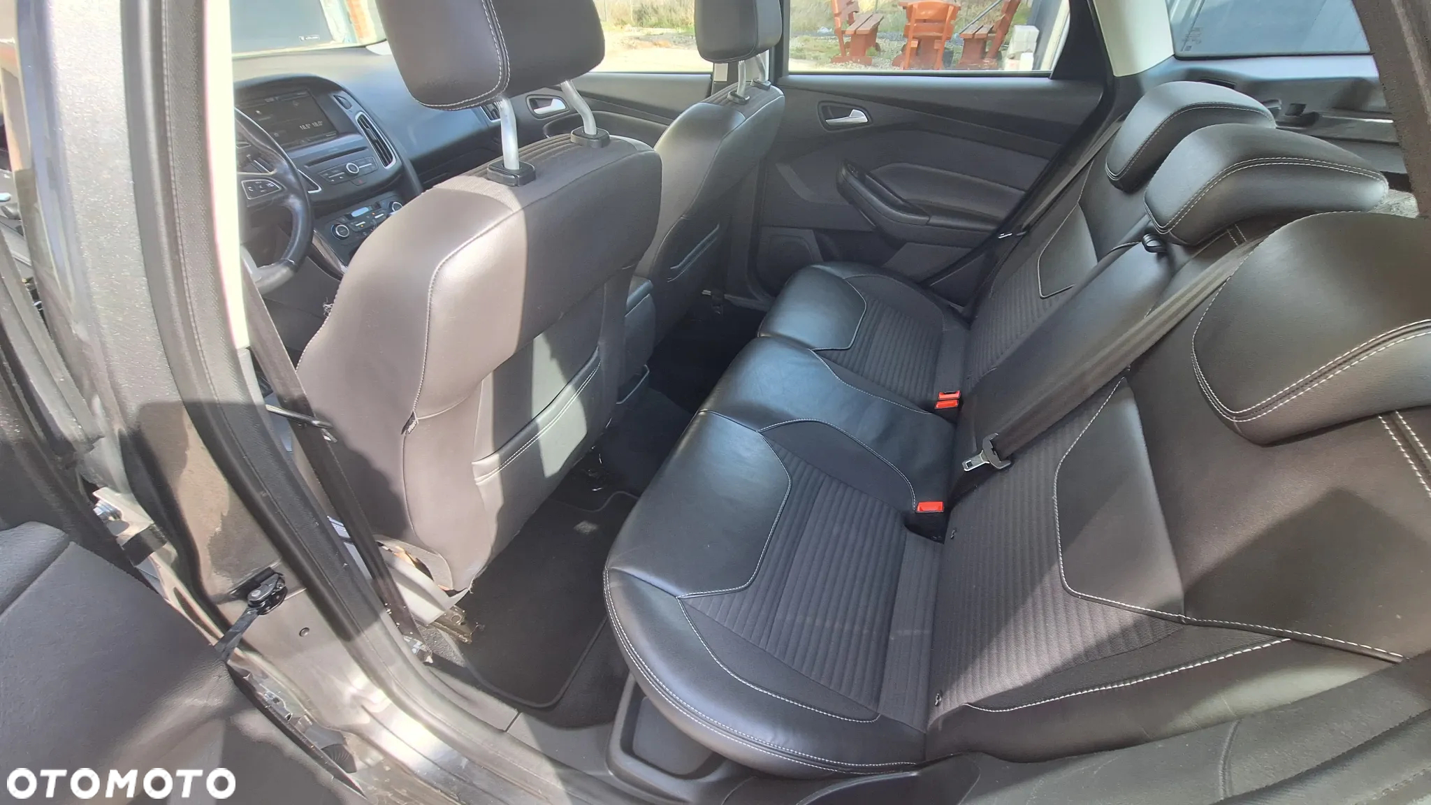 Ford Focus 2.0 EcoBlue Start-Stopp-System TITANIUM - 11