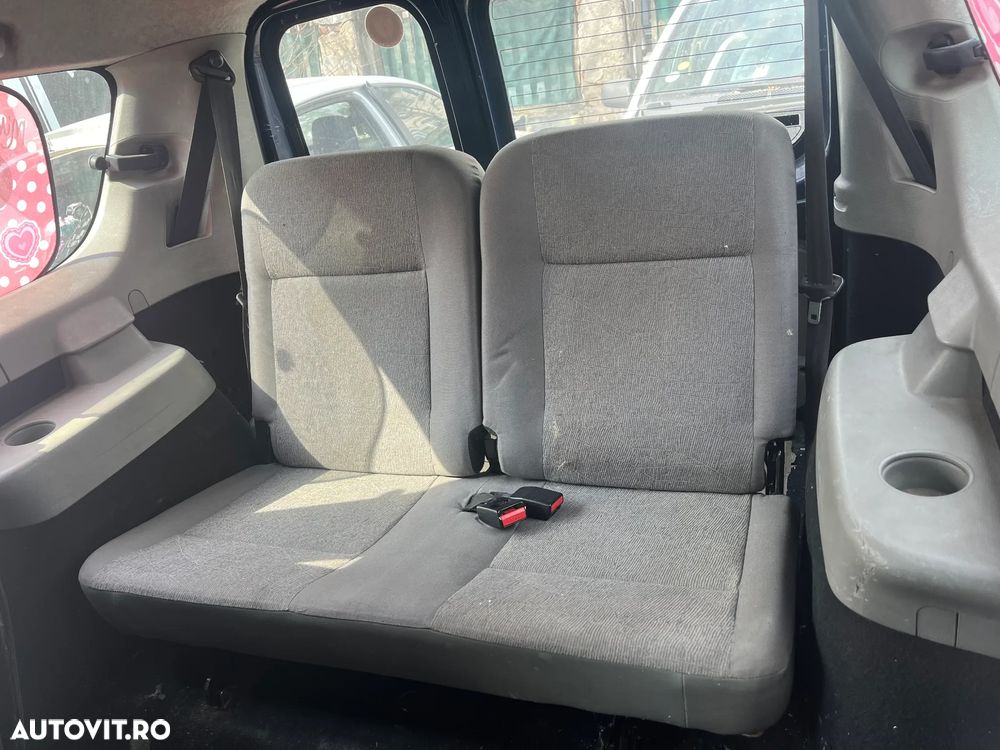 Dezmembrez Dacia Logan MCV 2007 albastru 1,5DCI Euro4 7 locuri - 6