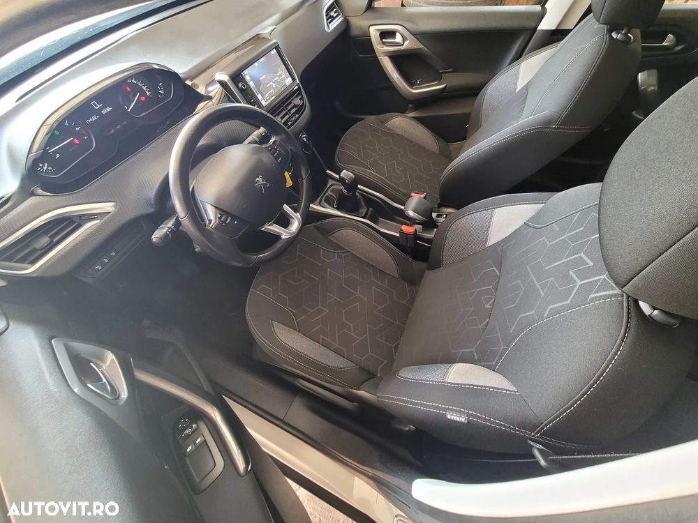 Peugeot 2008 PureTech 110 Stop&Start Style - 16