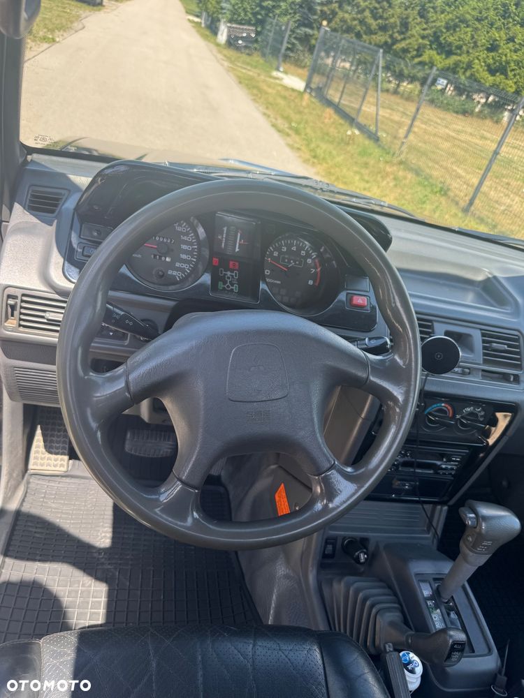 Mitsubishi Pajero Sport - 18