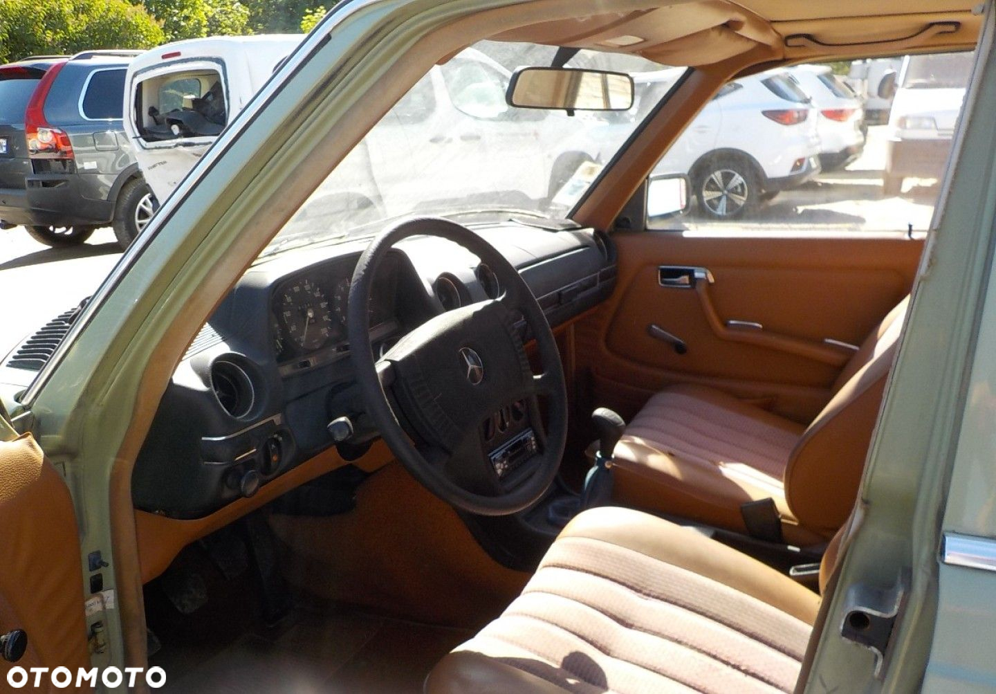 Mercedes-Benz W123 - 32