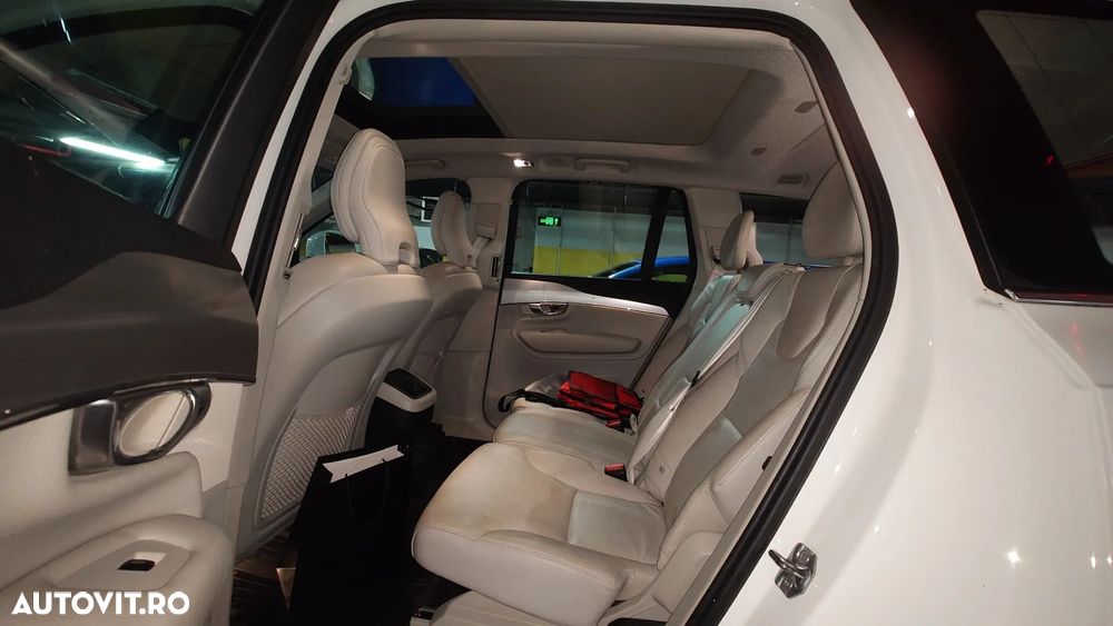 Volvo XC 90 D5 AWD Momentum - 8