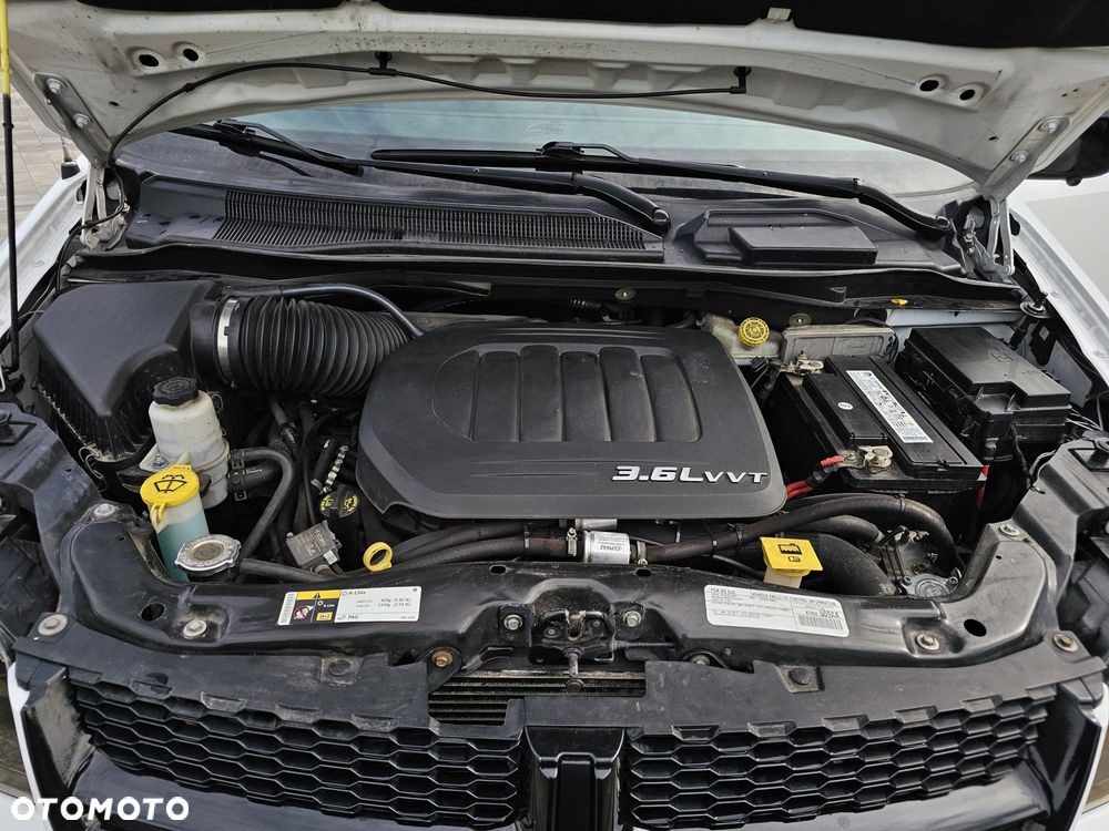 Dodge Grand Caravan 3.6 R/T - 29