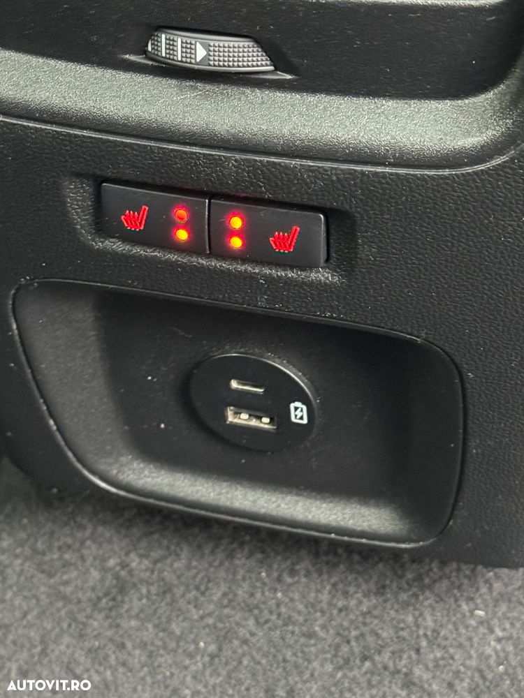 Ford Kuga 2.5 Duratec PHEV ST Line X - 8