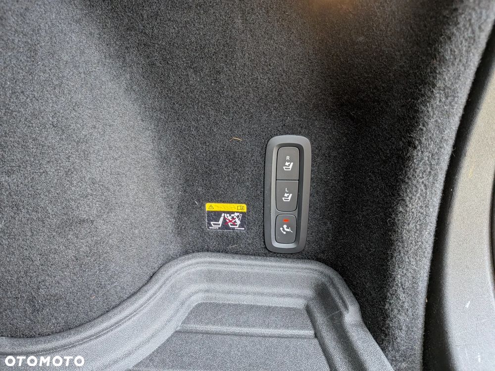 Volvo V60 D4 Momentum - 37