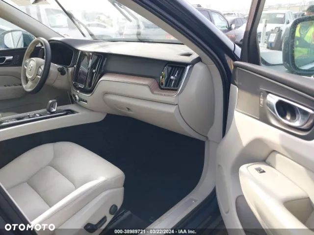 Volvo XC 60 B5 B AWD Geartronic Inscription - 12