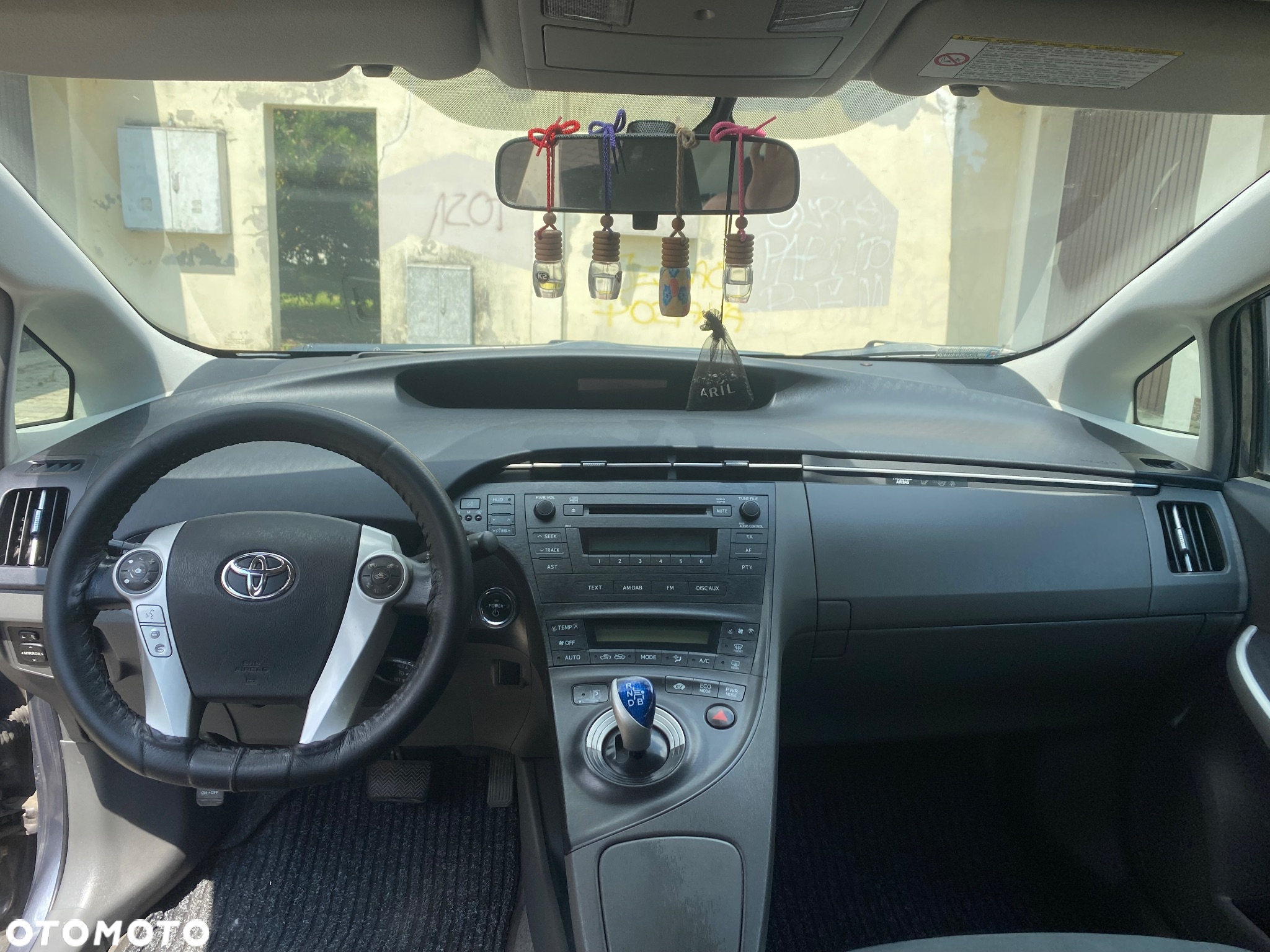 Toyota Prius (Hybrid) - 7
