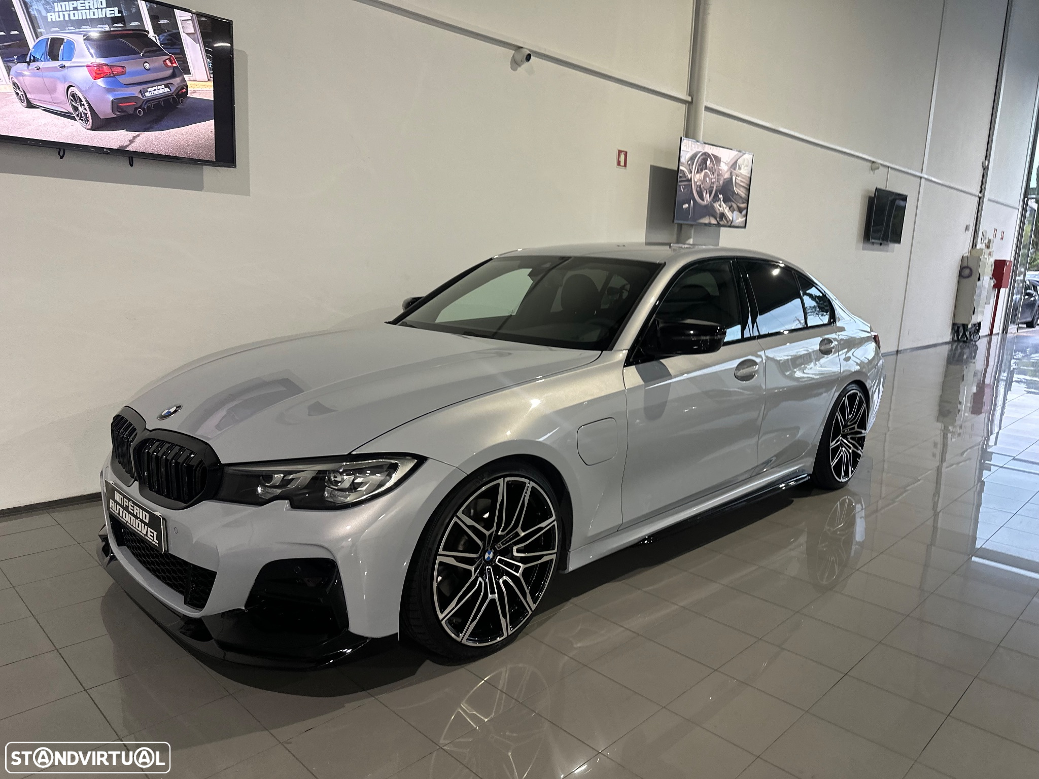 BMW 330 e Auto - 13