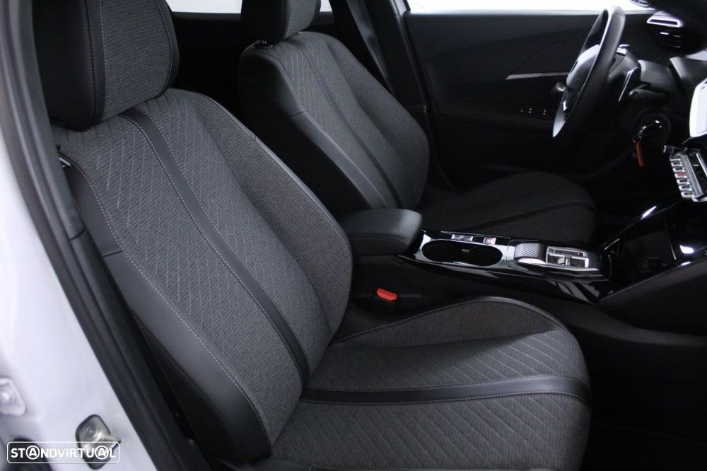 Peugeot 2008 1.2 PureTech Allure EAT8 - 14
