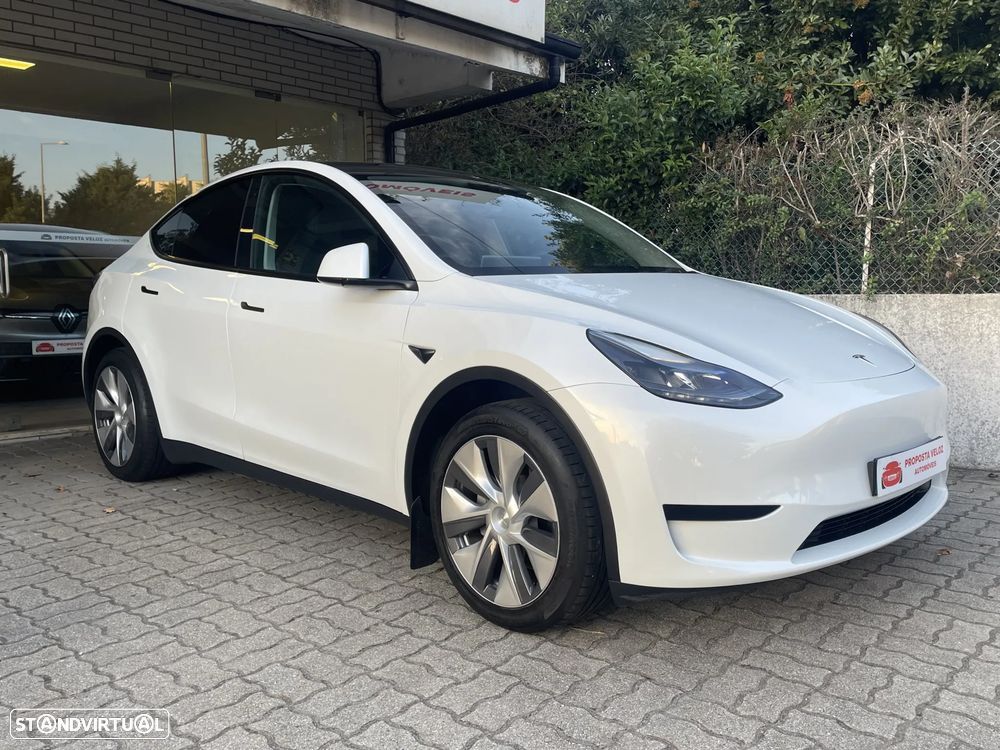 Tesla Model Y RWD - 4
