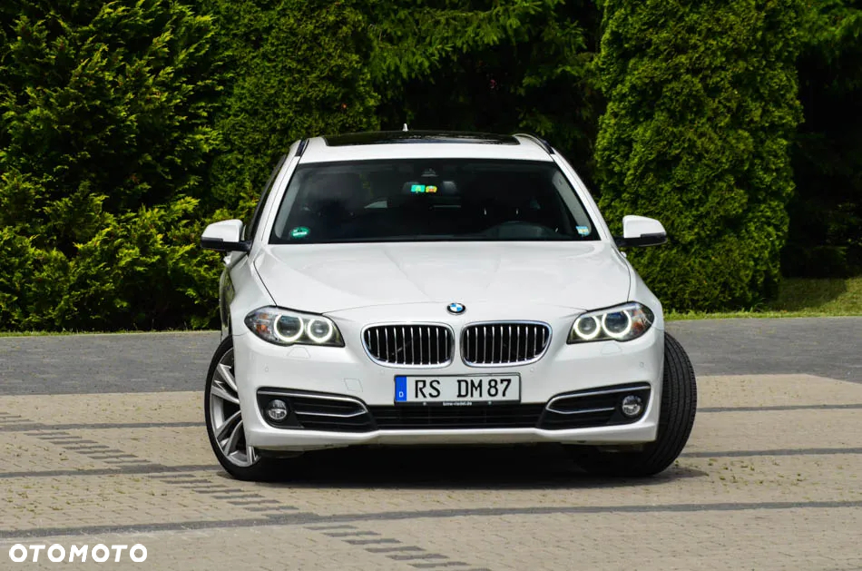 BMW Seria 5 520d Touring Luxury Line - 2