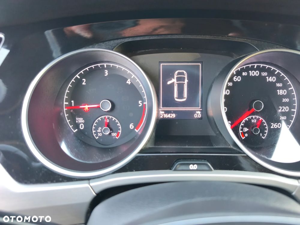 Volkswagen Touran 1.6 TDI BMT Comfortline - 9
