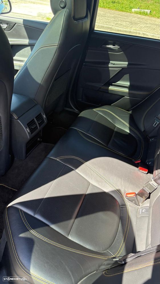 Jaguar XE 30t AWD R-Sport - 5