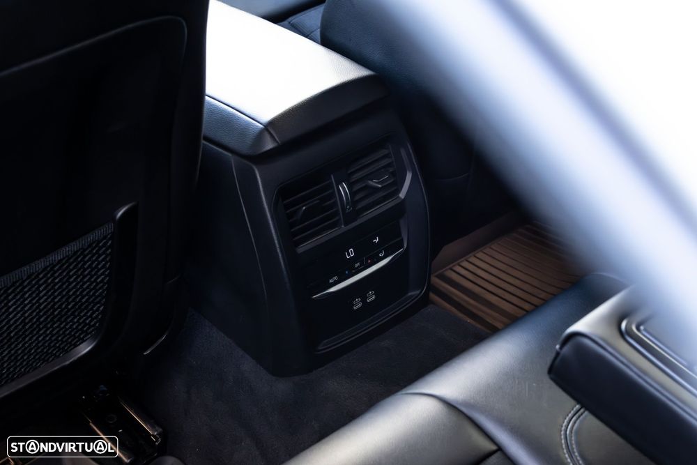BMW 320 e Line Sport Auto - 30