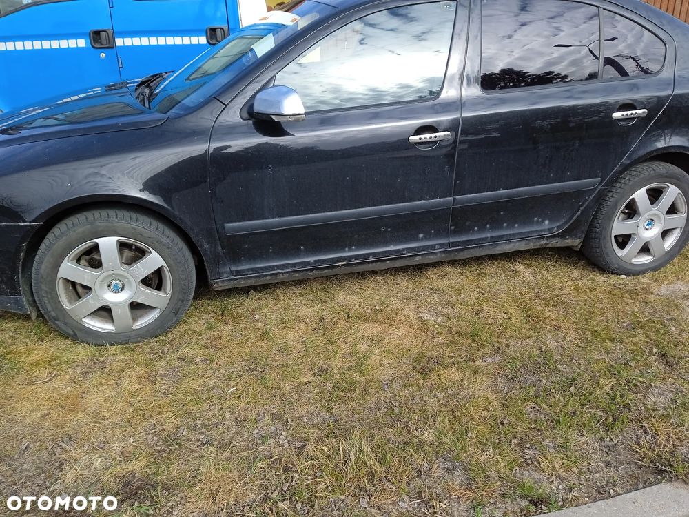 SKODA OCTAVIA II 2.0TDI BKD KOD SKRZYNI HXS DSG KOD LAKIERU 9910 DRZWI KLAPA LAMPY ZDERZAK SILNIK CZĘŚCI KSENON XENON NAGŁOŚNIENIE - 2