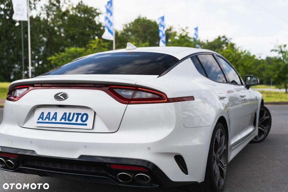 Kia Stinger - 15