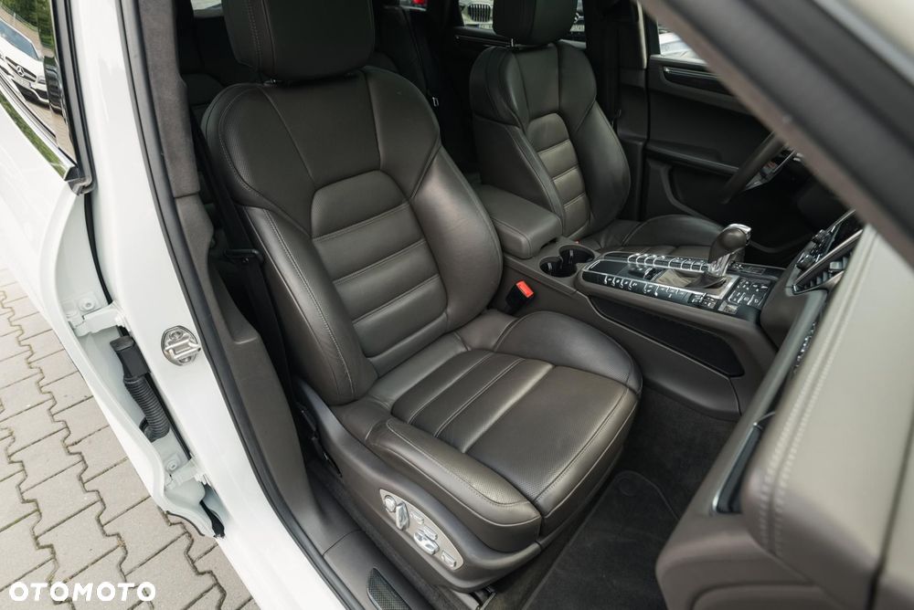 Porsche Macan Turbo - 15