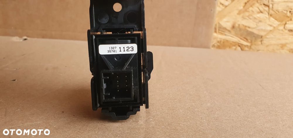 Przełącznik włącznik hamulca ręcznego Opel Insignia A 13271123 - 4