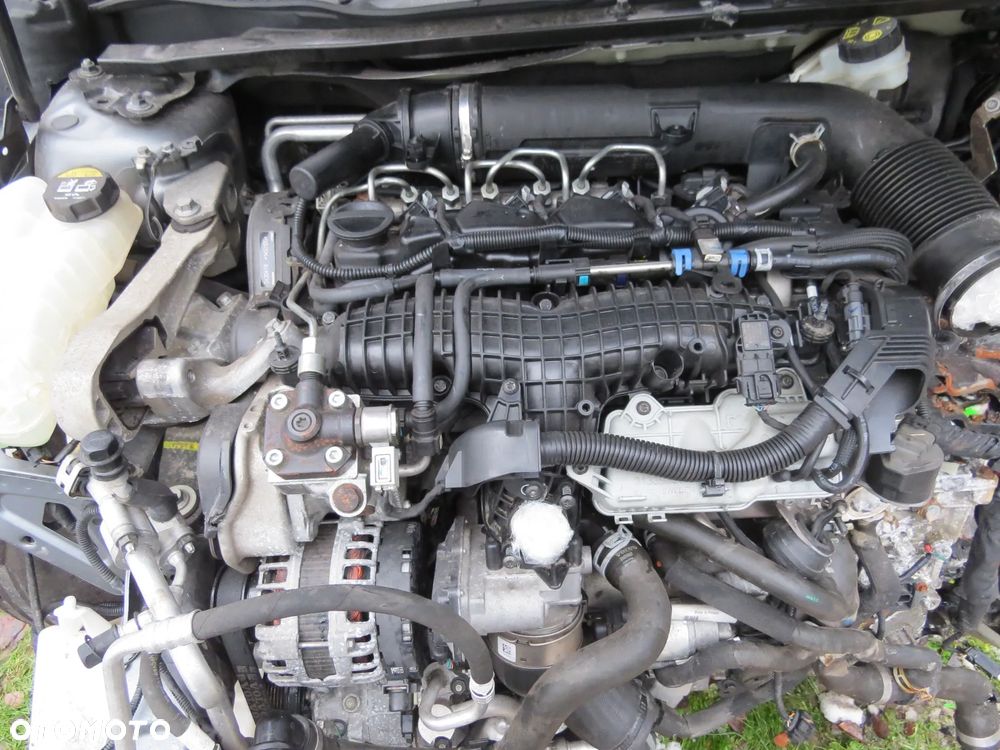 VOLVO V40 II 2.0 D2 D4204T8 LAKIER 714-16 NA CZĘŚCI - 21