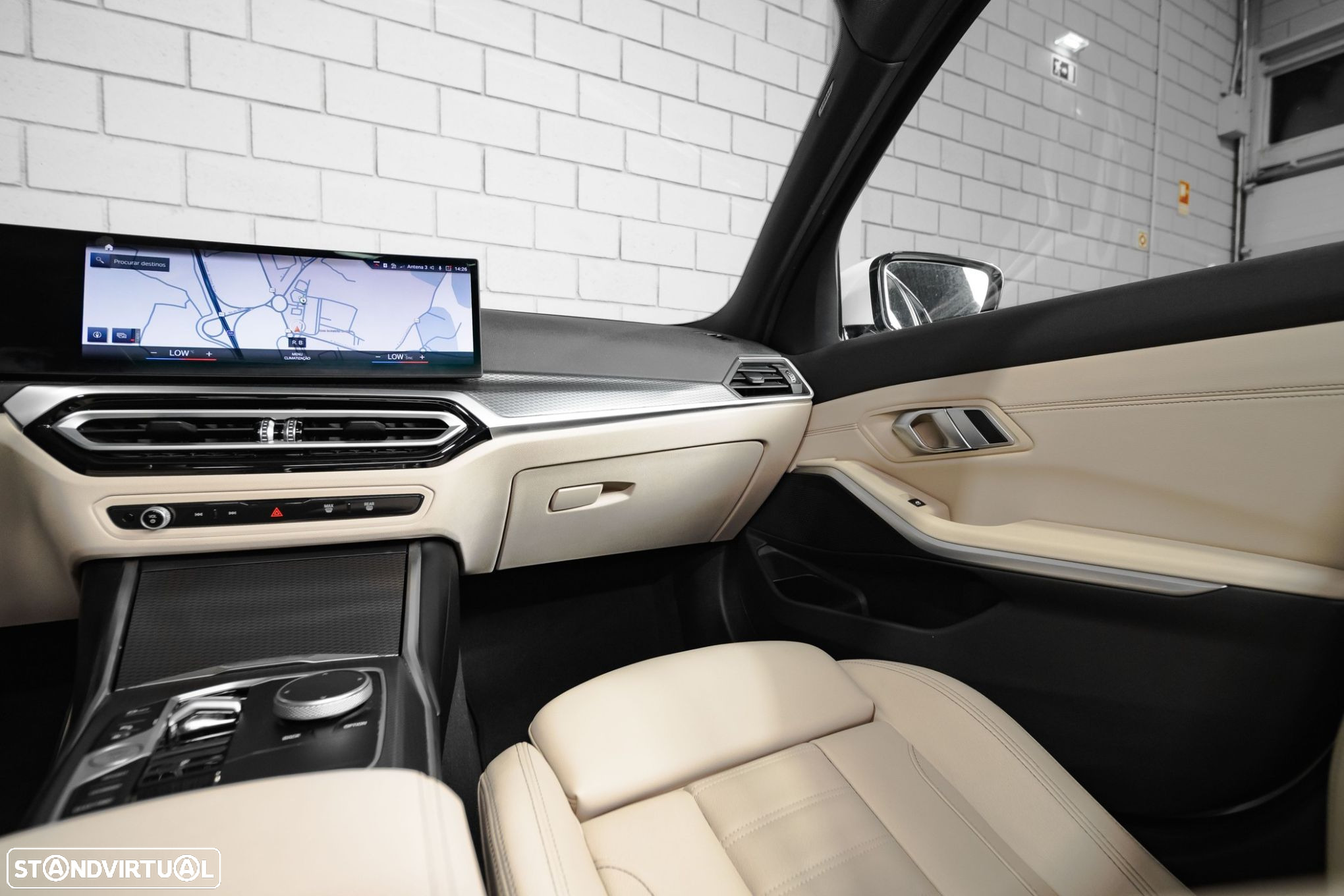BMW 330 e Pack Desportivo M Auto - 41