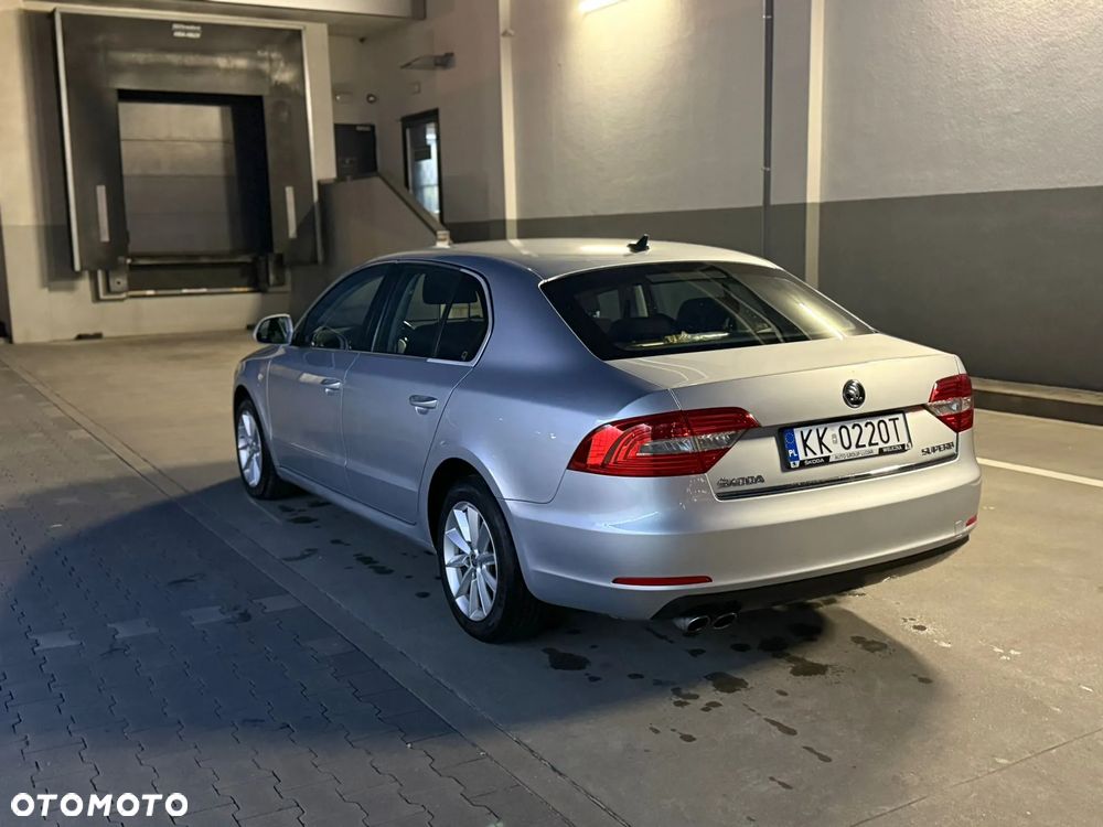 Skoda Superb 2.0 TDI Elegance Outdoor DSG - 5