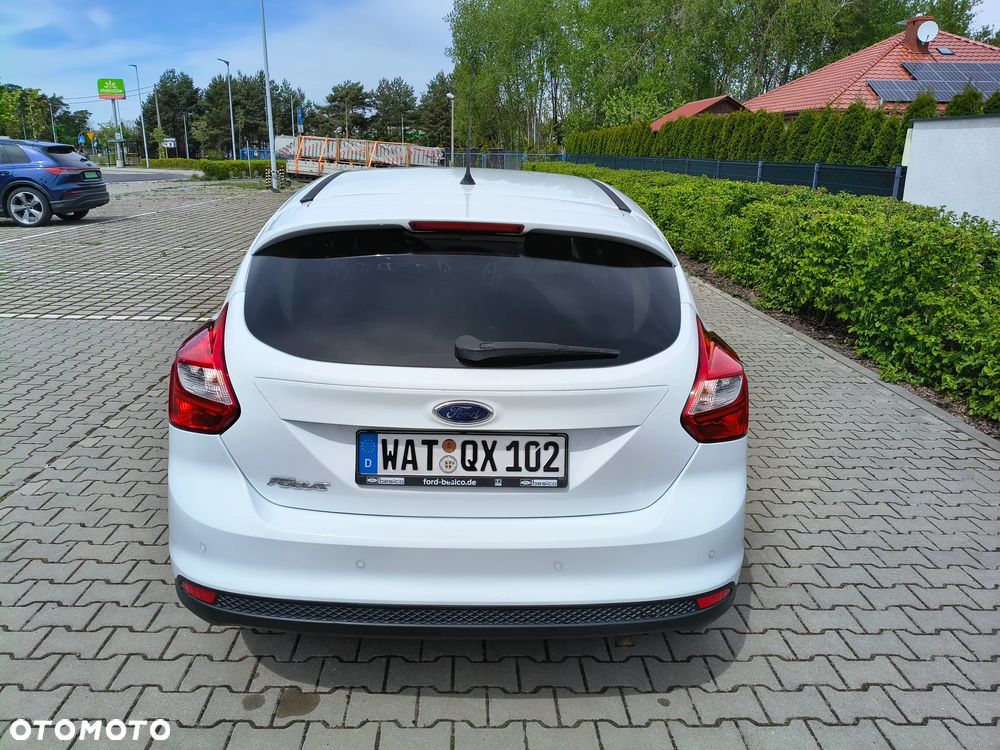 Ford Focus 1.6 Ambiente - 11
