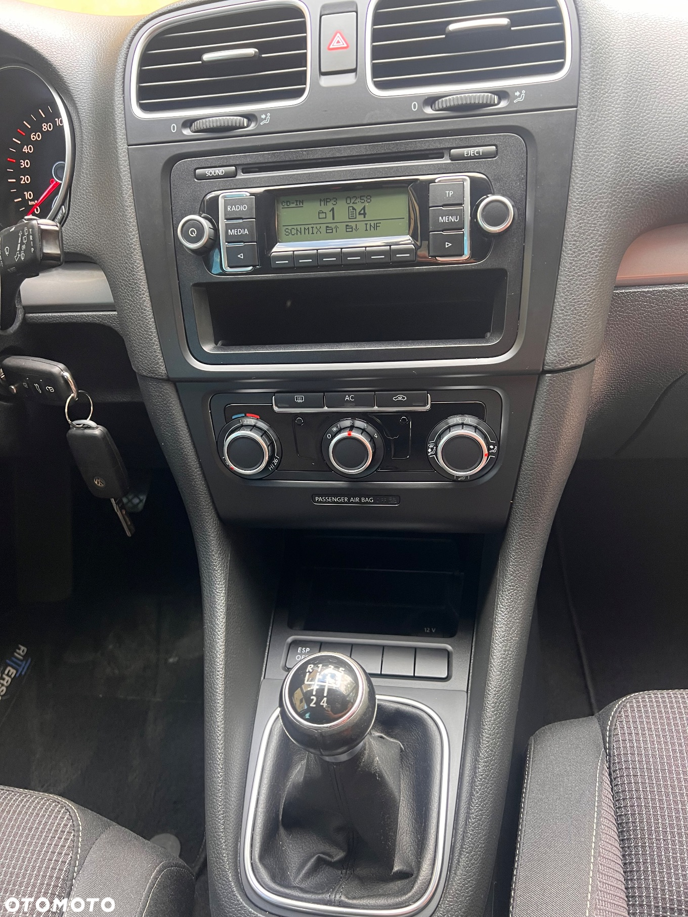 Volkswagen Golf - 11
