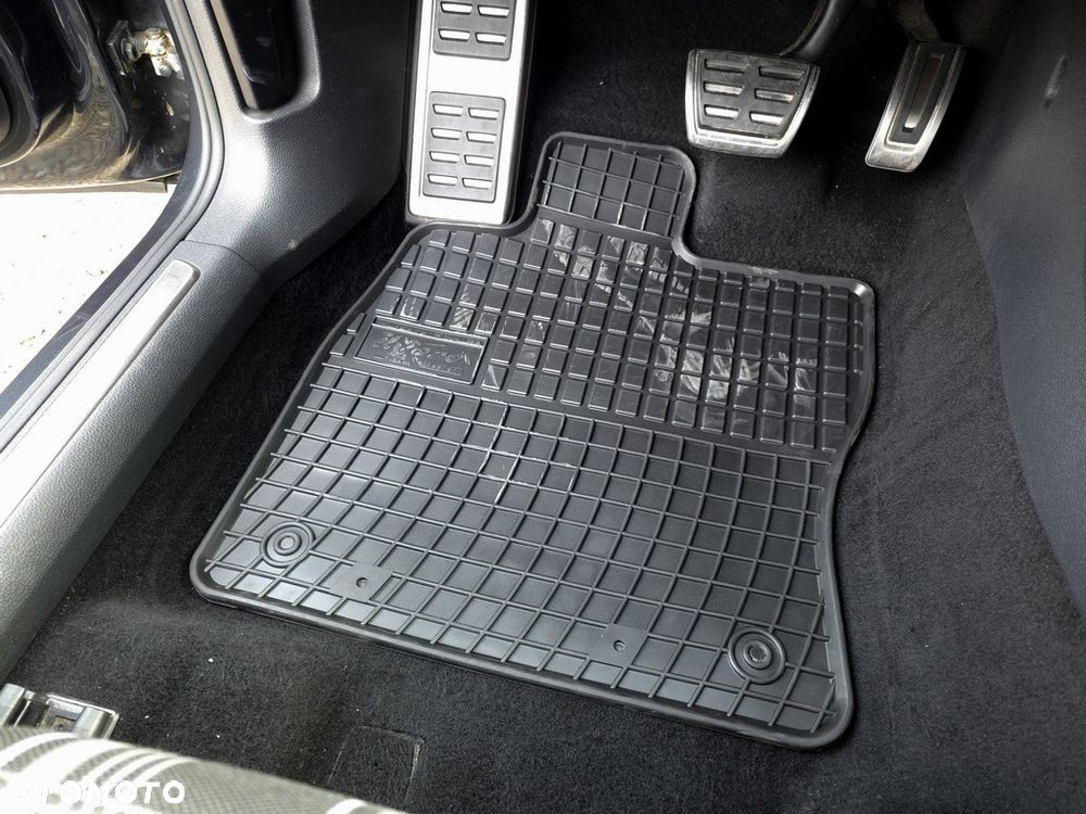 Volkswagen Golf - 23