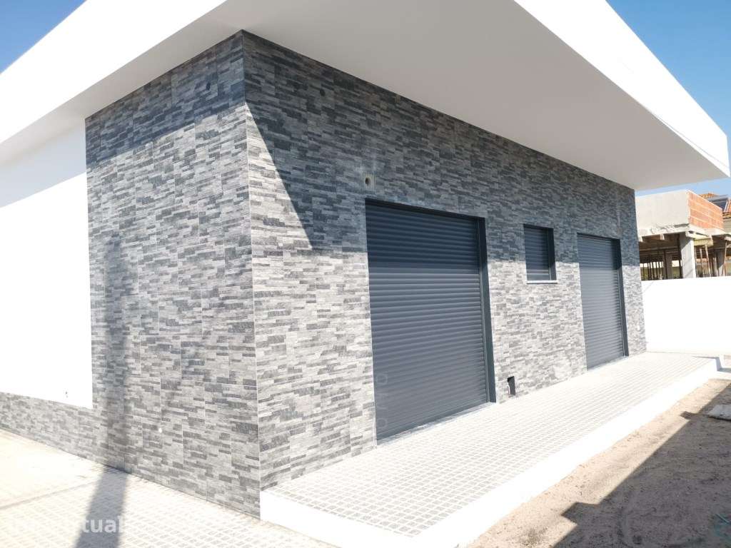 Moradia Térrea Isolada T4 em Fernão Ferro - Grande imagem: 2/36