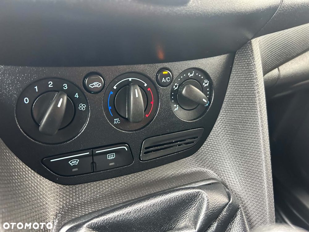 Ford Transit Connect - 15