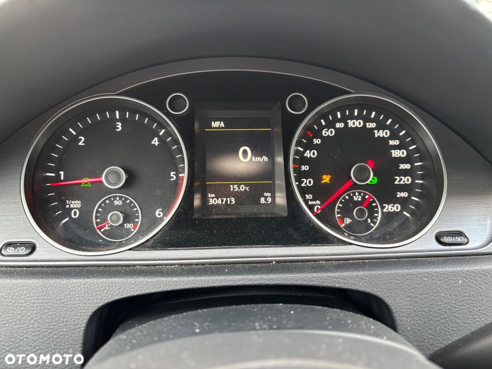 Volkswagen Passat 2.0 TDI DSG BlueMotion Technology Comfortline - 14