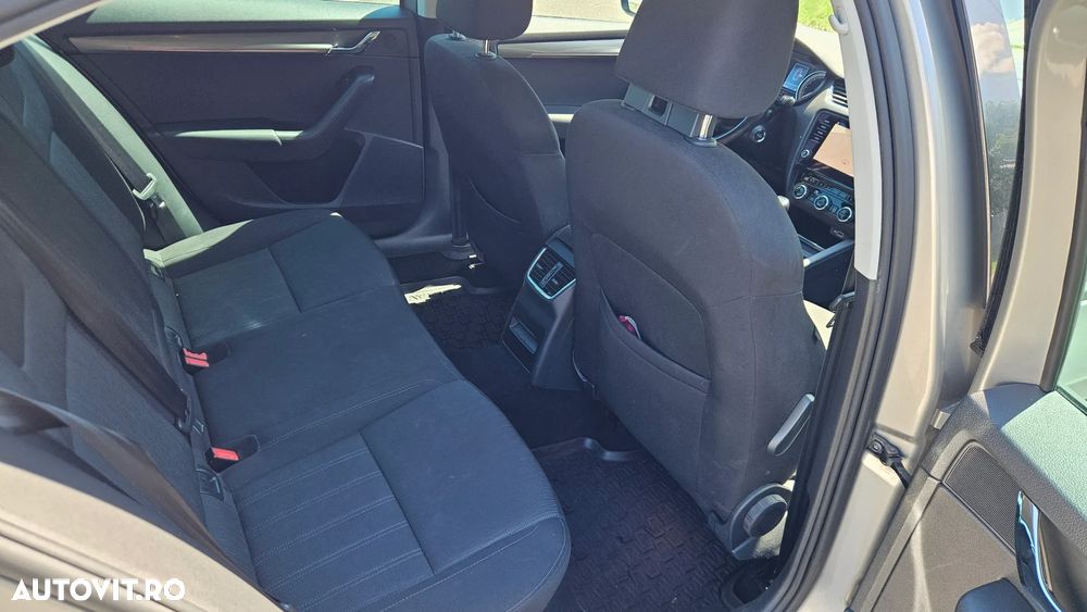 Skoda Octavia 1.6 TDI Style - 6