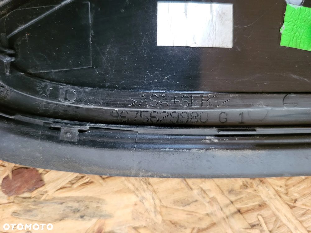 Trójkąt błotnika lewy przedni Peugeot 208 chrom - 3