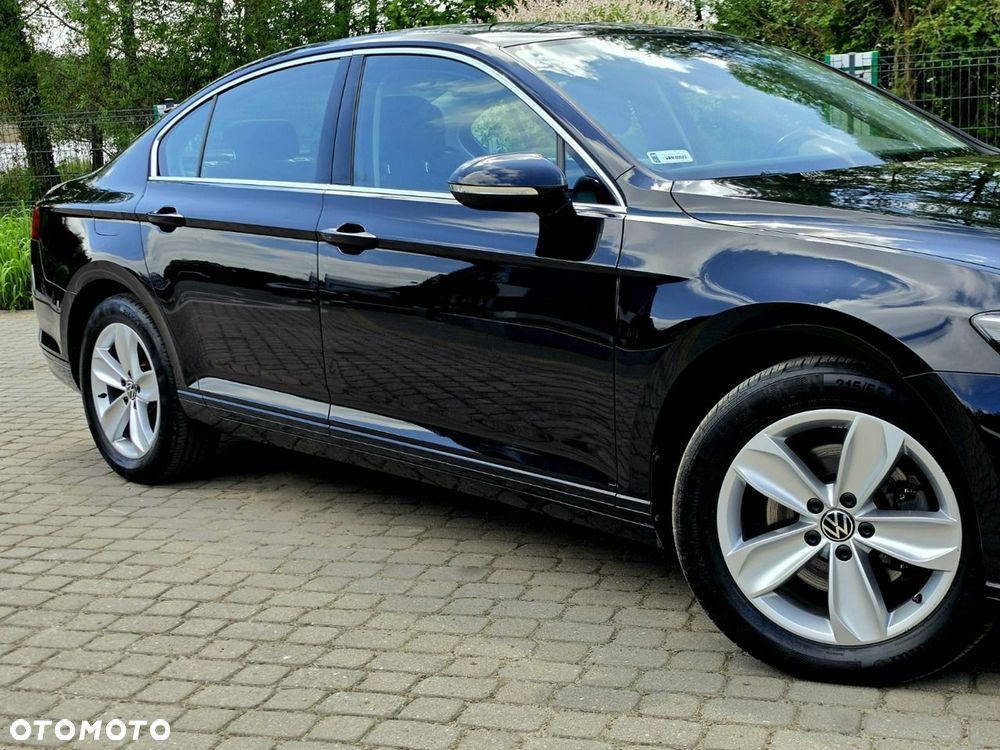 Volkswagen Passat - 24