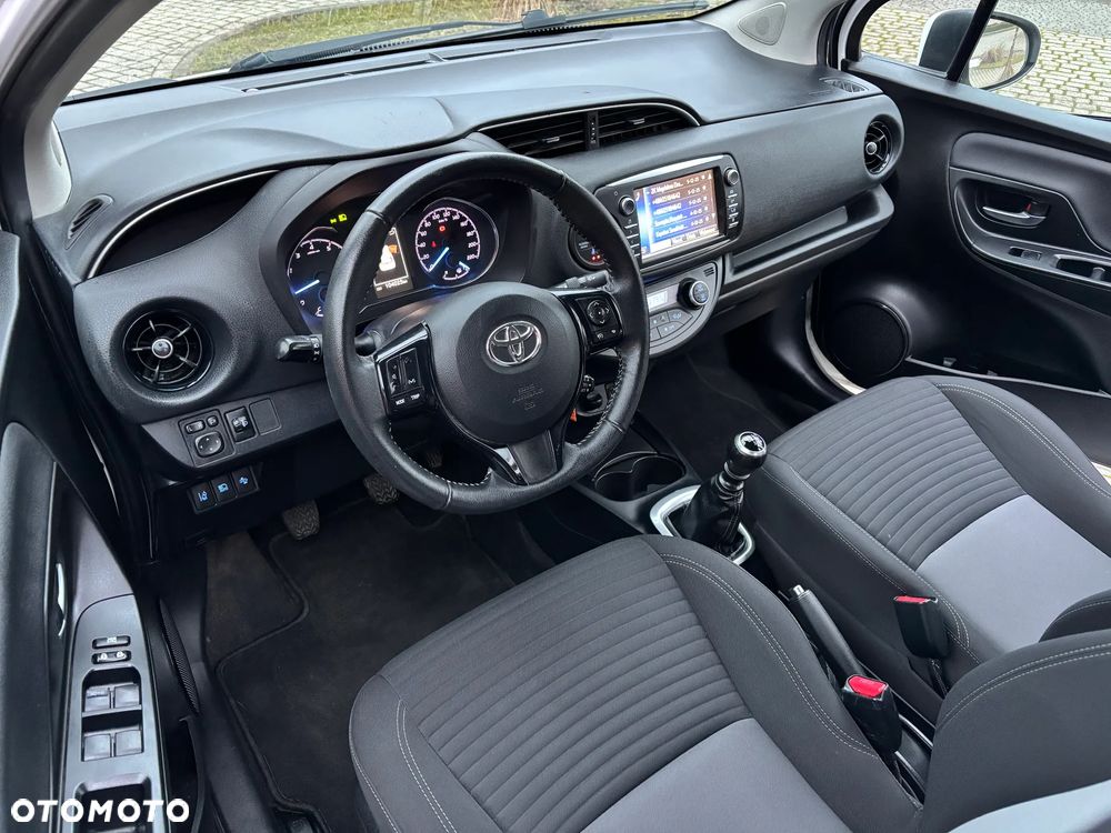 Toyota Yaris 1.5 Premium - 7