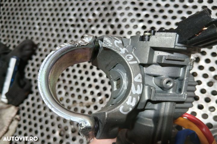 Contact cu cheie Kia Ceed 2 [facelift] [2015 - 2018] SW wagon 1.6 DCT - 3