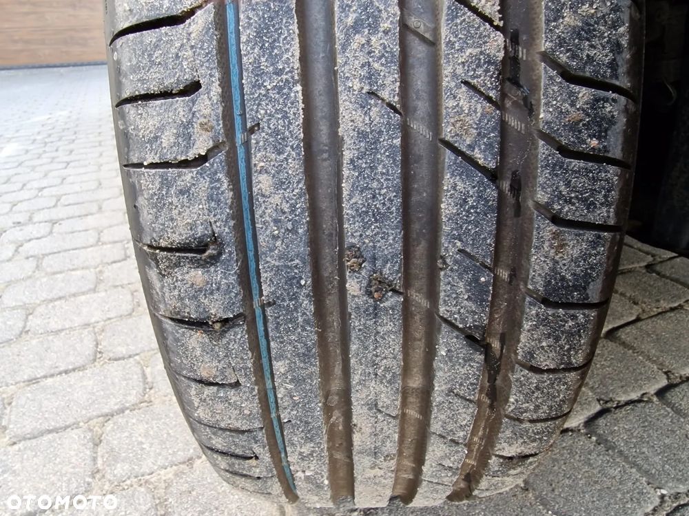 Ford Kuga 2.0 TDCi 2x4 Titanium - 26