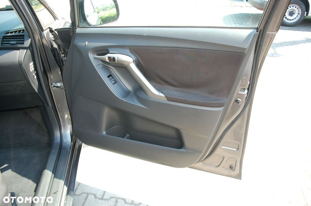 Toyota Verso - 31