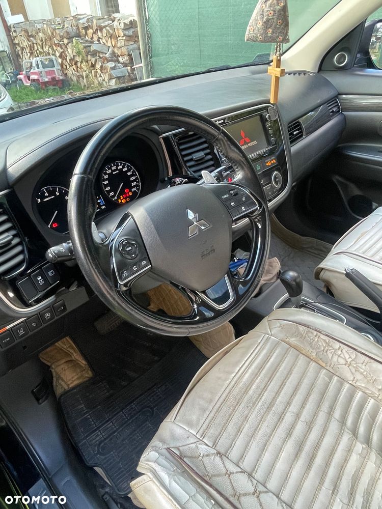 Mitsubishi Outlander 2.0 Intense + - 11