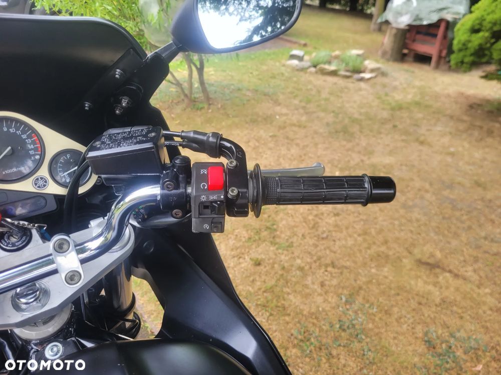 Yamaha FZS - 25