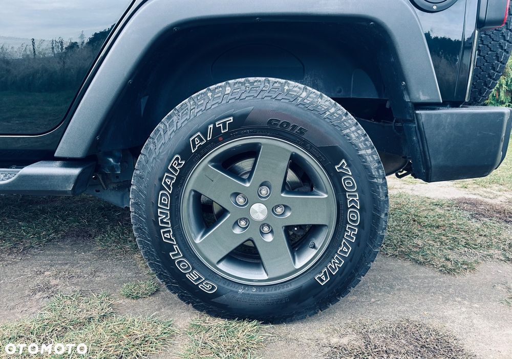 Jeep Wrangler ver-2-8-crd-unlim-sport - 6