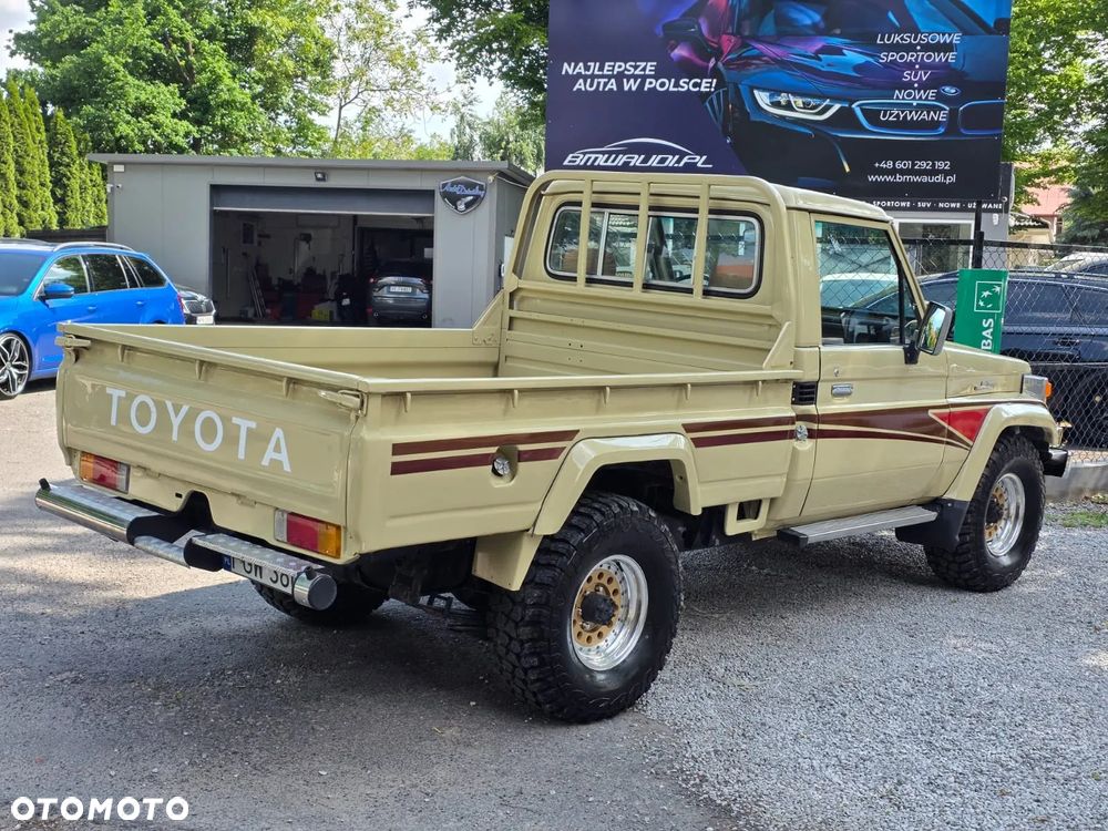 Toyota Land Cruiser - 8