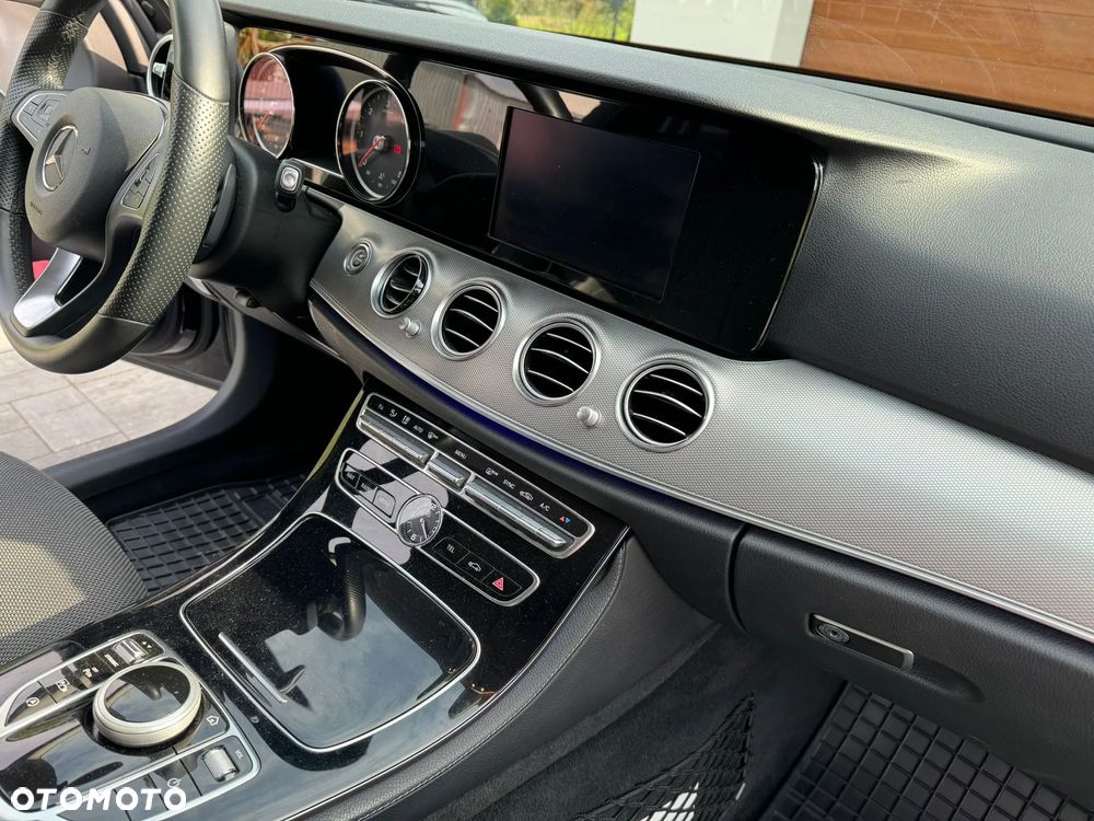 Mercedes-Benz Klasa E - 14