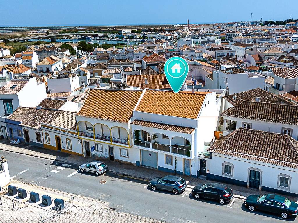 Moradia com Garagem, Piscina, Jardim e amplos Terraços, para venda ... - Grande imagem: 5/50